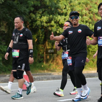 Runner Photo 4050674