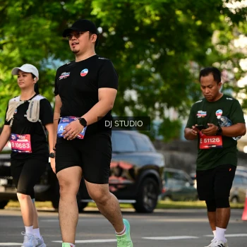 Runner Photo 4051060