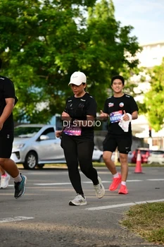 Runner Photo 4052034