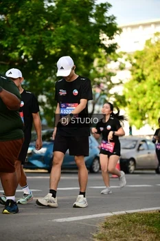 Runner Photo 4053942