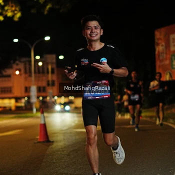 Runner Photo 4055517