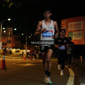 Runner Photo 4055664