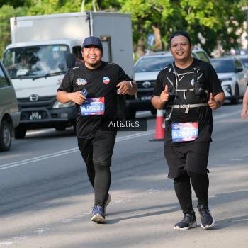 Runner Photo 4056295
