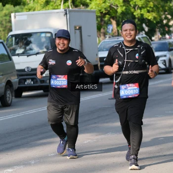 Runner Photo 4056312