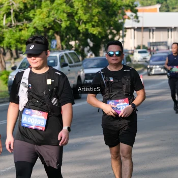 Runner Photo 4056345