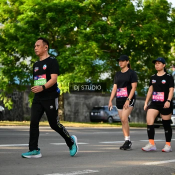 Runner Photo 4056480