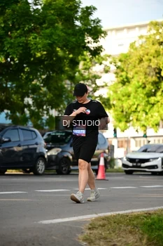 Runner Photo 4056763
