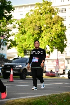 Runner Photo 4058112