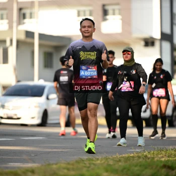 Runner Photo 4059335