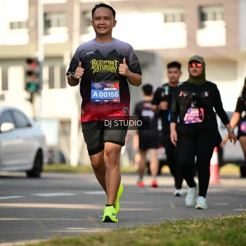 Runner Photo 4059348