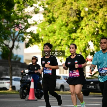 Runner Photo 4059500