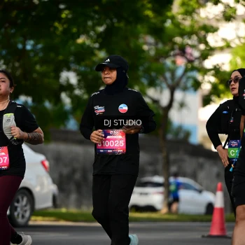 Runner Photo 4060101