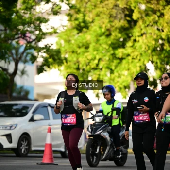 Runner Photo 4060110