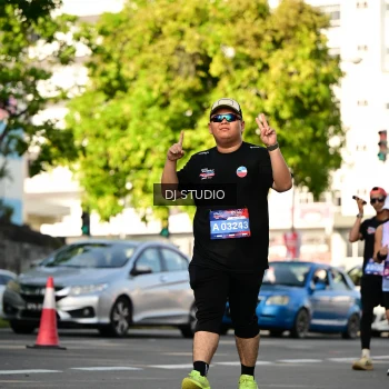 Runner Photo 4061175