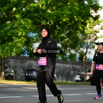 Runner Photo 4061346