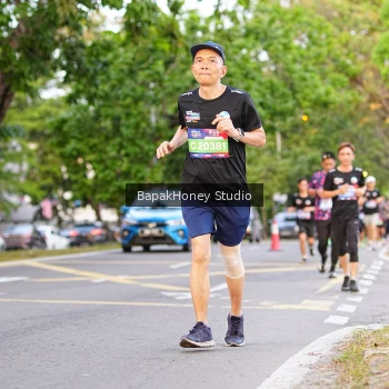 Runner Photo 4063101