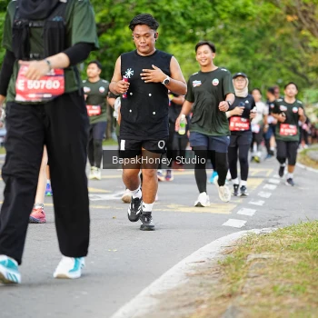 Runner Photo 4064913