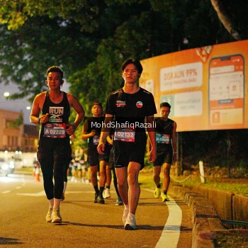 Runner Photo 4065017