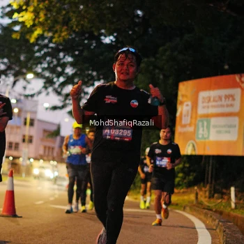 Runner Photo 4066453
