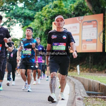 Runner Photo 4067593