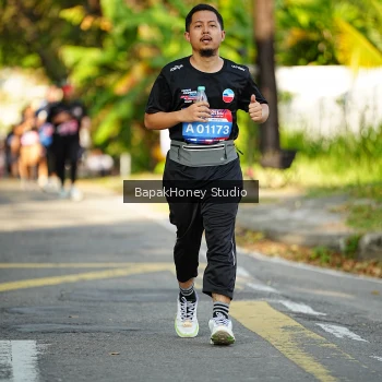 Runner Photo 4068756