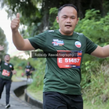 Runner Photo 4069685