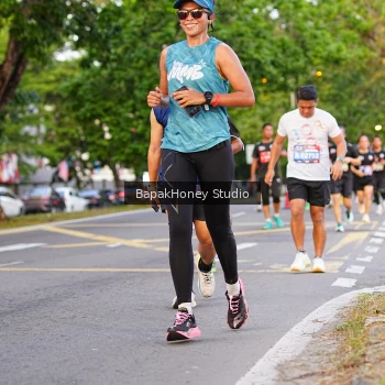 Runner Photo 4070999