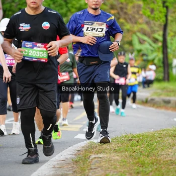 Runner Photo 4071575