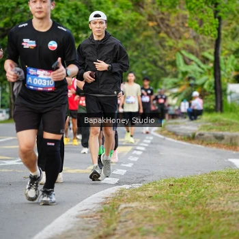 Runner Photo 4073349
