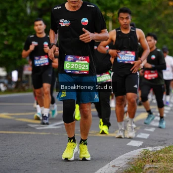Runner Photo 4073413