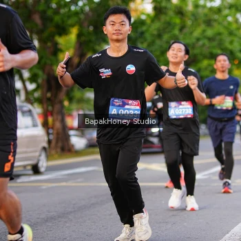 Runner Photo 4073422