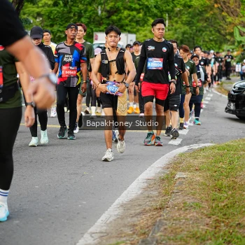 Runner Photo 4074005