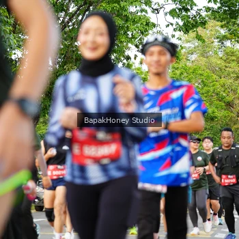 Runner Photo 4074037
