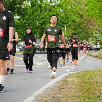 Runner Photo 4074110