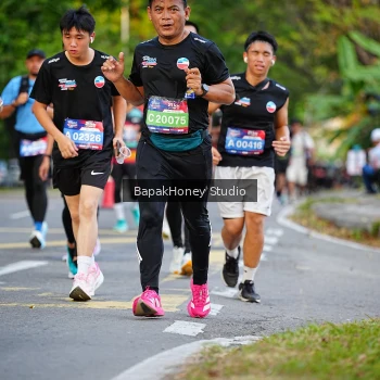 Runner Photo 4074386