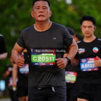 Runner Photo 4074421