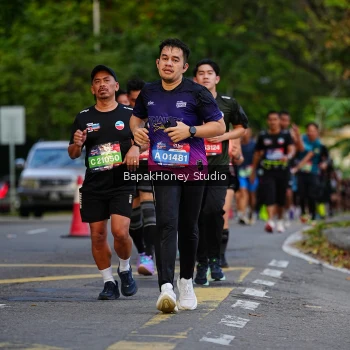 Runner Photo 4074423