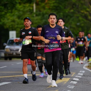 Runner Photo 4074427