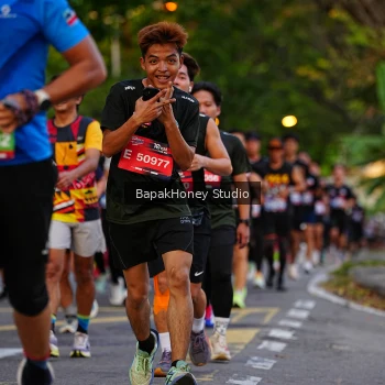 Runner Photo 4074452