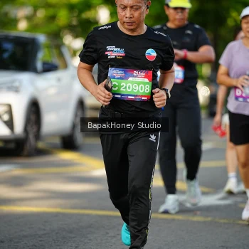 Runner Photo 4074634