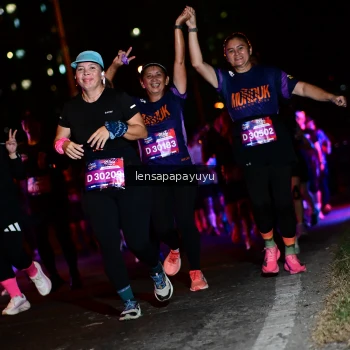 Runner Photo 4075674