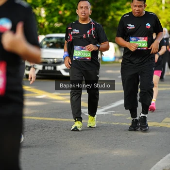 Runner Photo 4075772