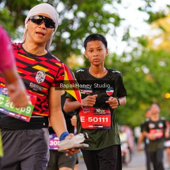 Runner Photo 4076045