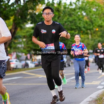 Runner Photo 4076065