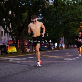 Runner Photo 4076112