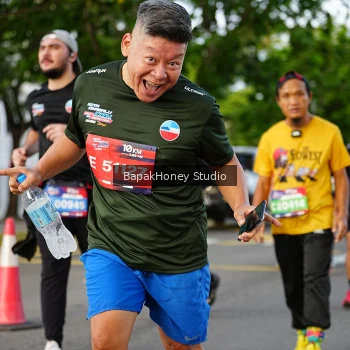 Runner Photo 4076296