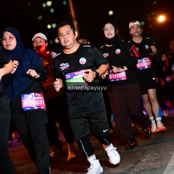 Runner Photo 4076435
