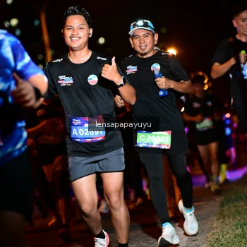 Runner Photo 4076563