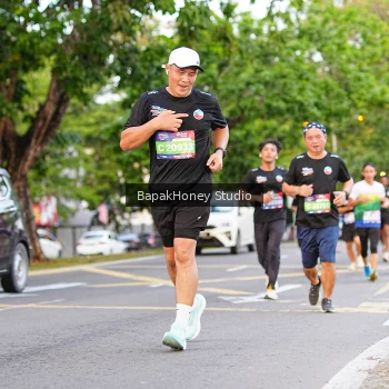 Runner Photo 4077109