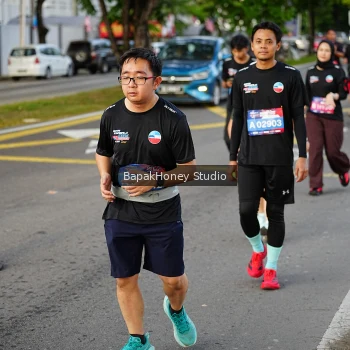 Runner Photo 4077345